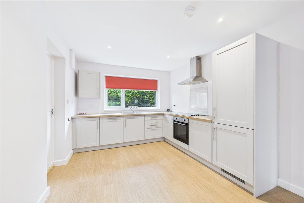 Property photo 2 of 16 Kitchen Diner