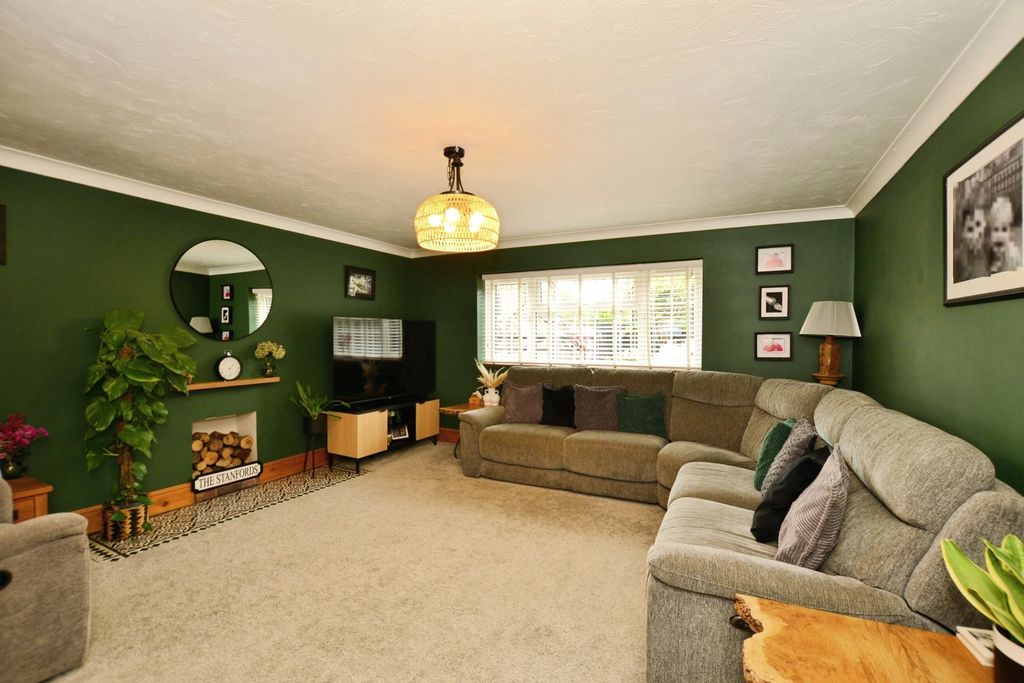 Property photo 2 of 17 Photo