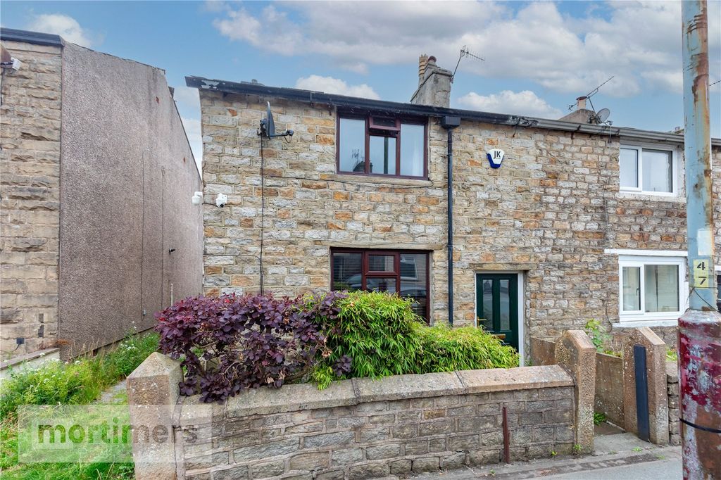 Property photo 1 of 17 Front External