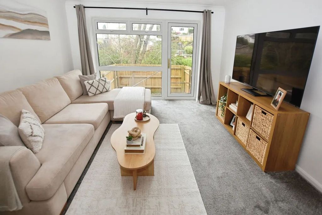 Property photo 2 of 10 Picture 2