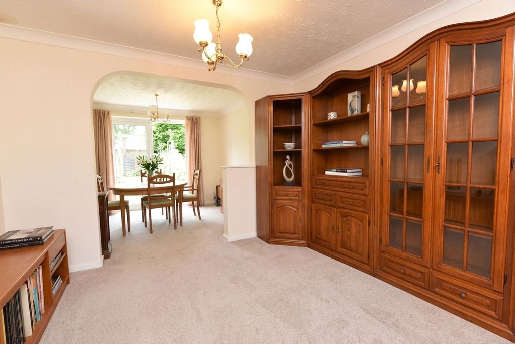 Property photo 2 of 25