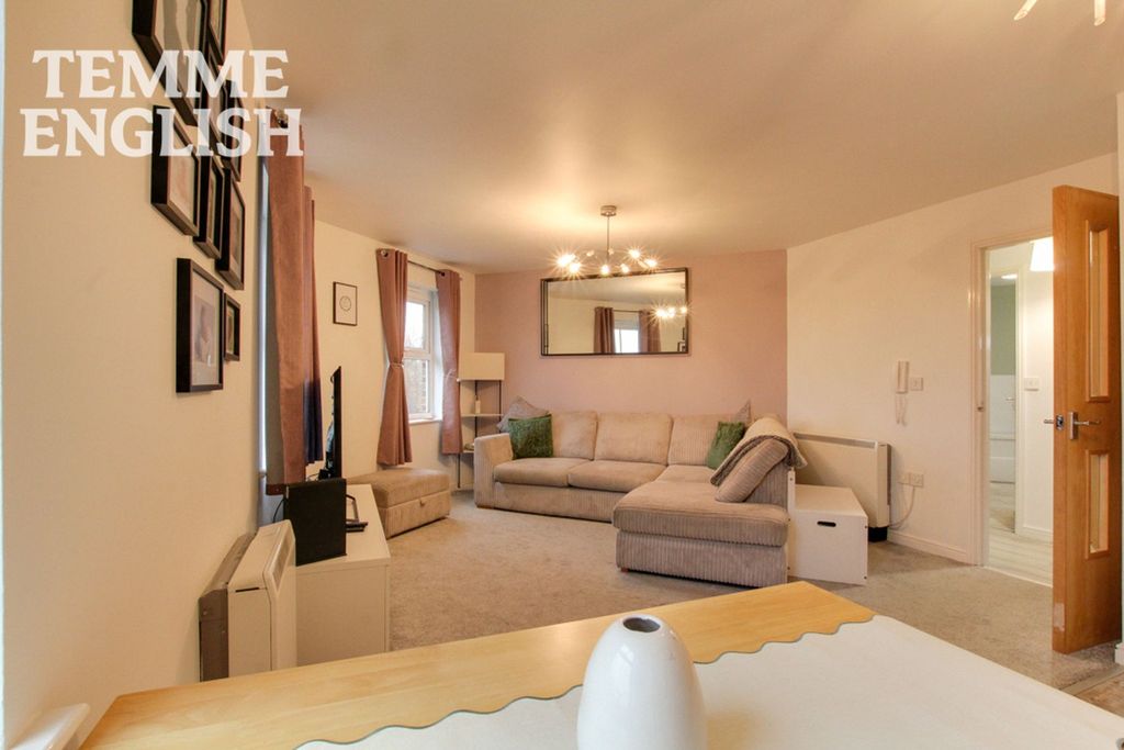 Property photo 2 of 14