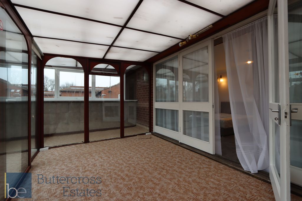 Property photo 3 of 9 Conservatory