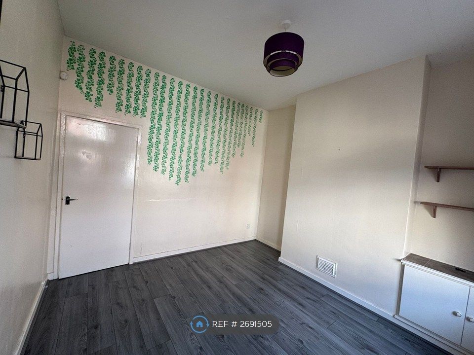 Property photo 2 of 14 Front Sitting Room