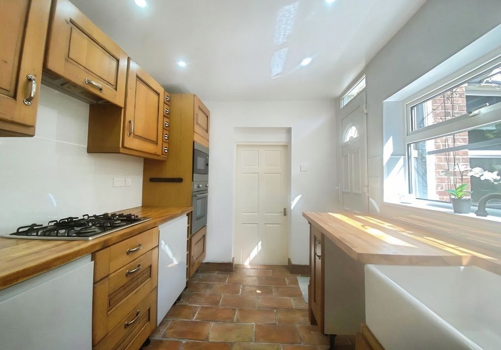 Property photo 1 of 14 5247880