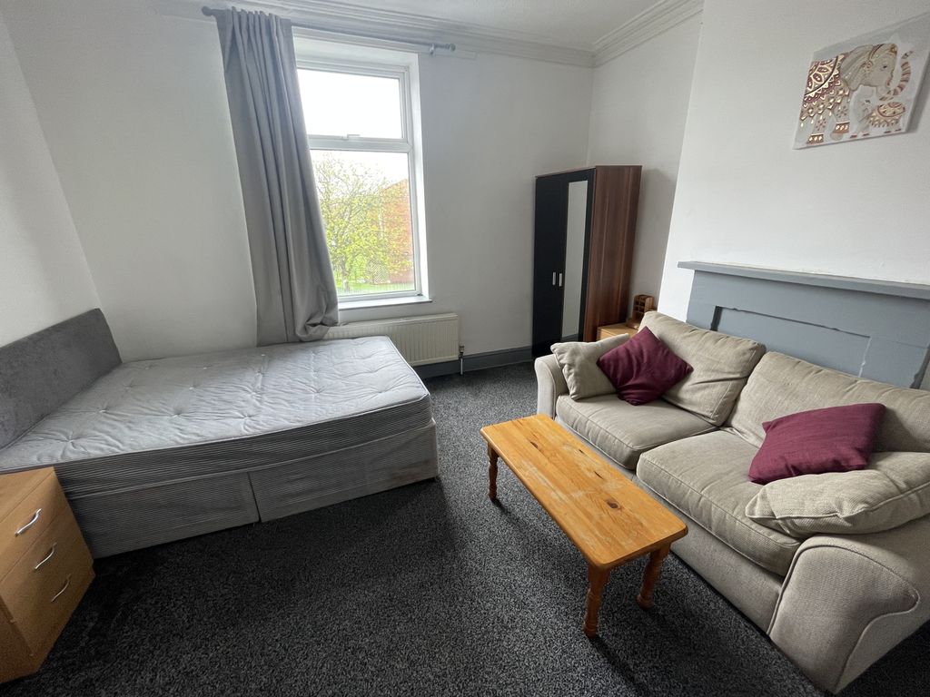 Property photo 1 of 3 Room