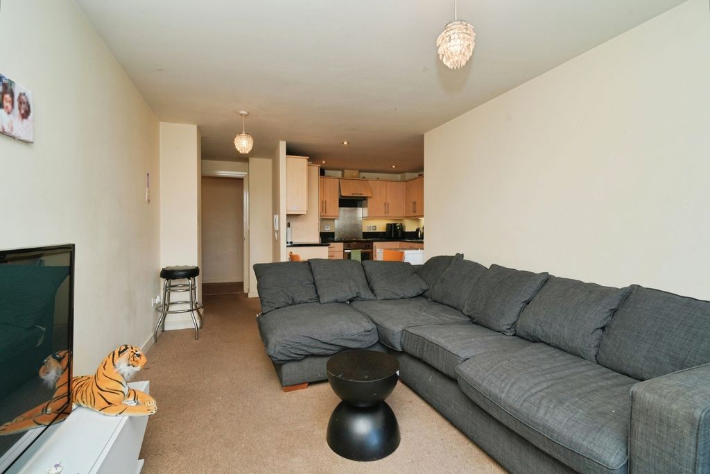 Property photo 2 of 20 Photo