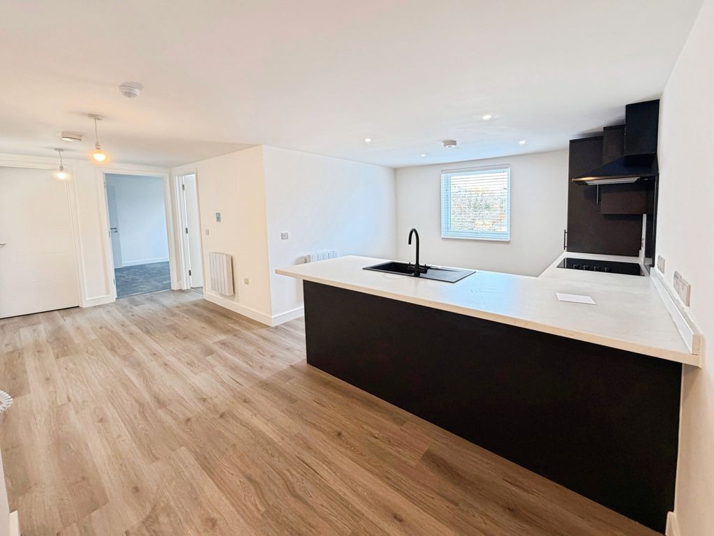 Property photo 3 of 12 Kitchen