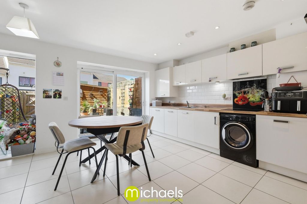 Property photo 3 of 24