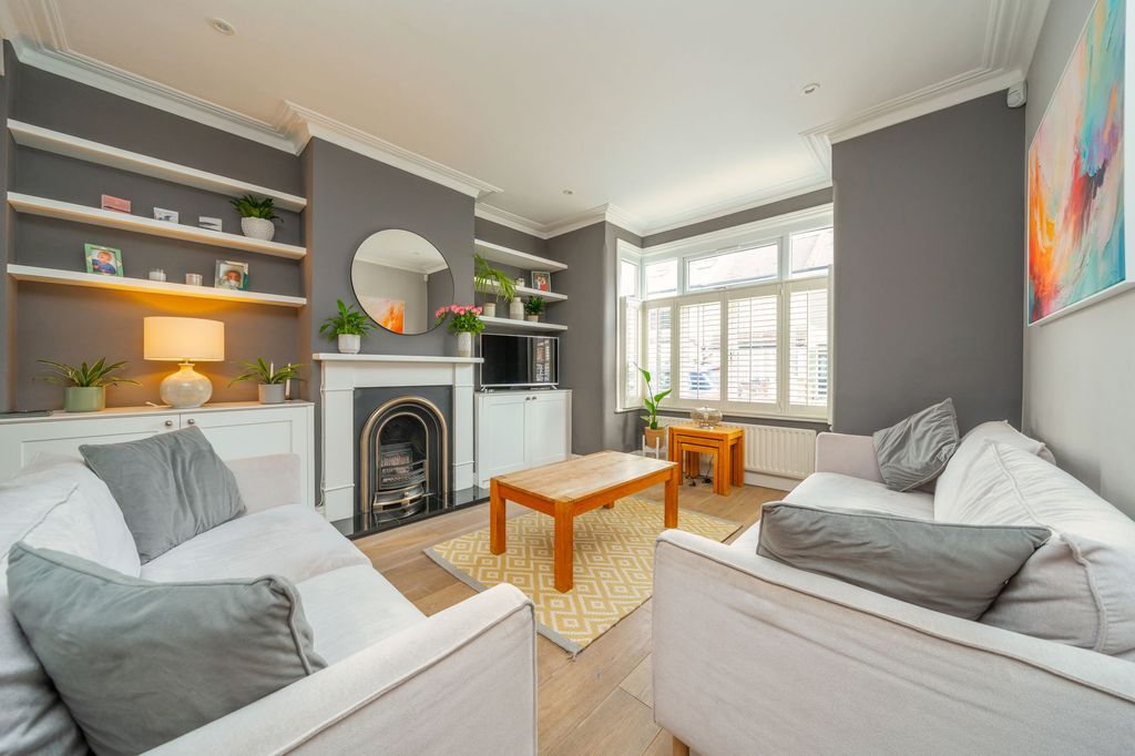 Property photo 2 of 20