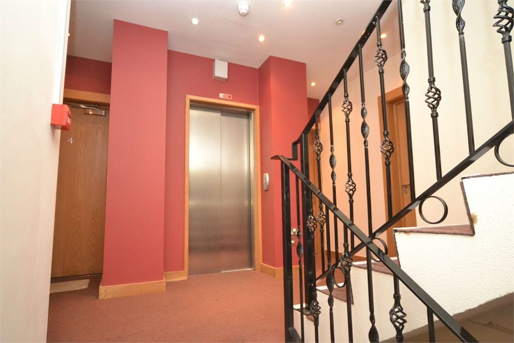 Property photo 3 of 5