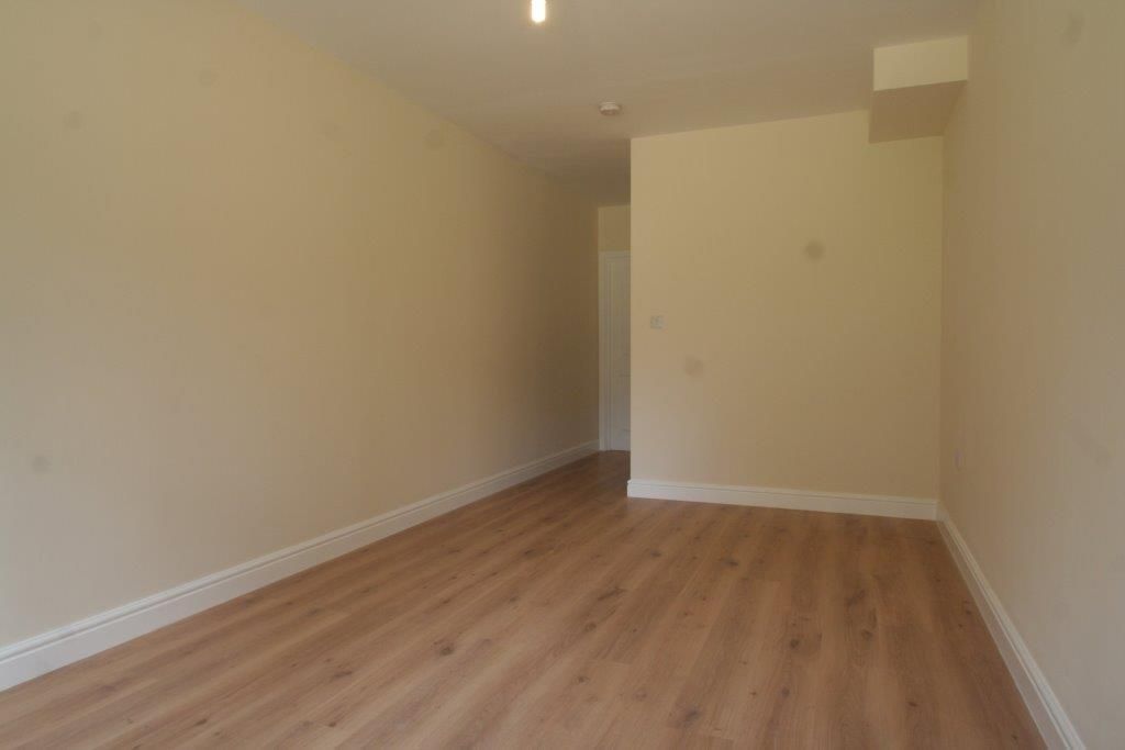 Property photo 3 of 6 74A8594c-Db3B-47A6-9Dd6-0746Fedfe7E4.Jpg