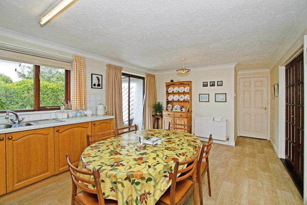 Property photo 3 of 17 Photo