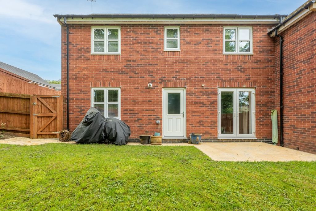 Property photo 3 of 32