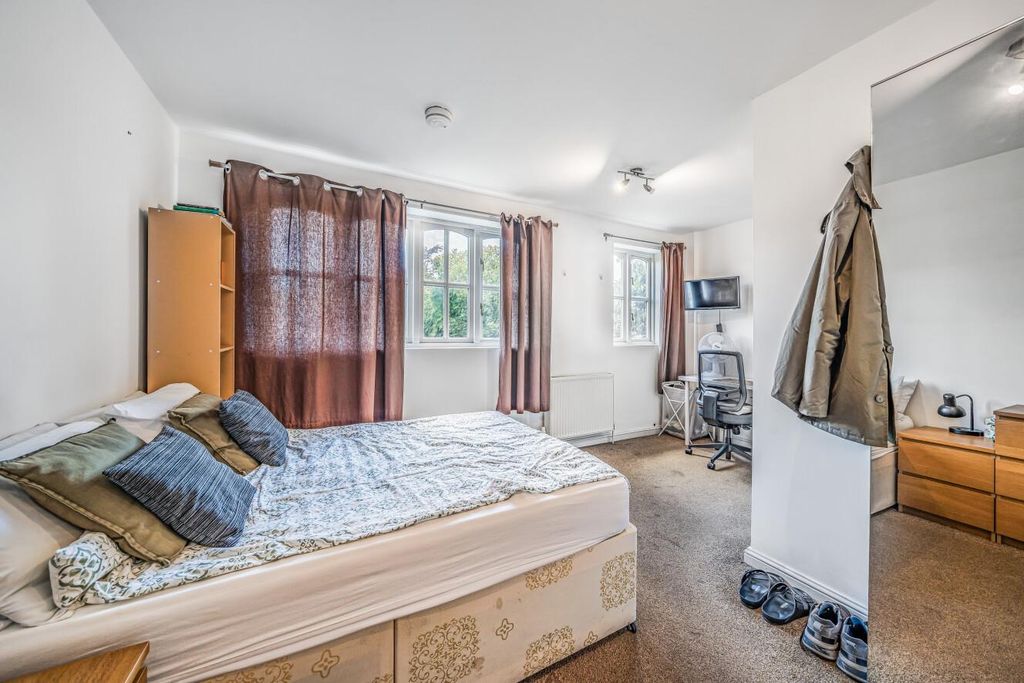 Property photo 3 of 9 Picture 3