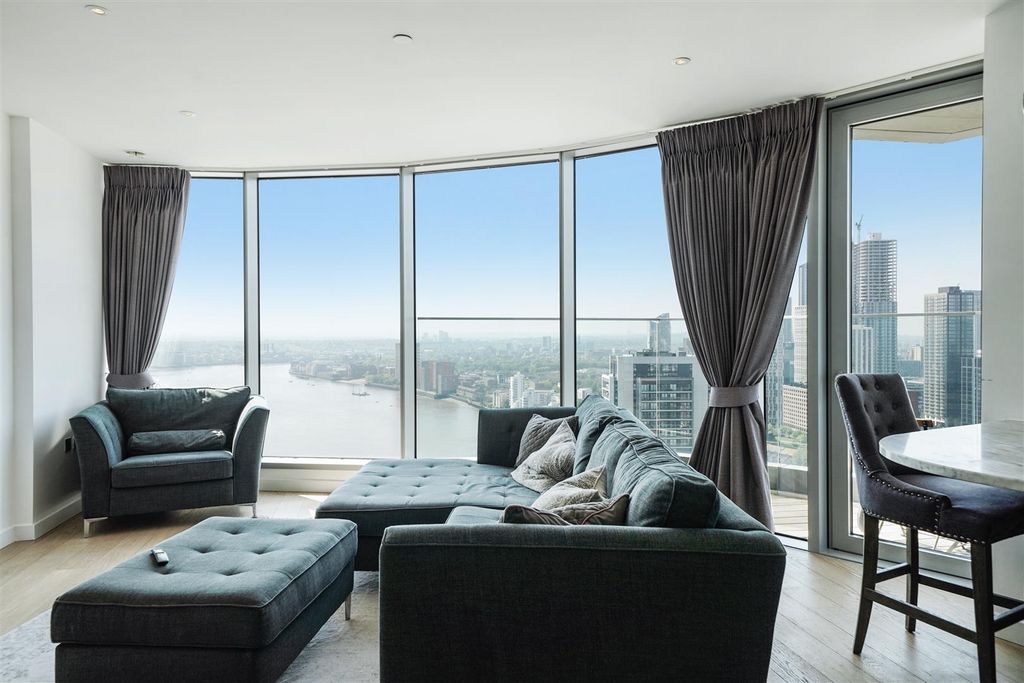 Property photo 2 of 24 Apartment 2806, Charrington Tower - Sytiw2Cqyqa9O4