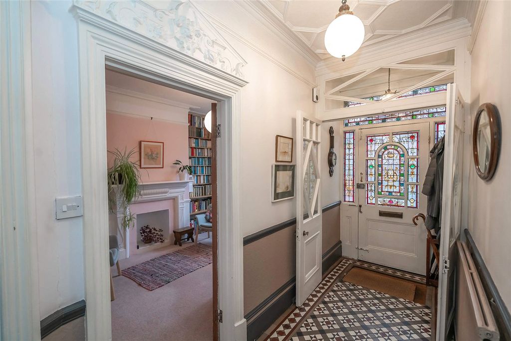 Property photo 2 of 46 Entrance Hall A
