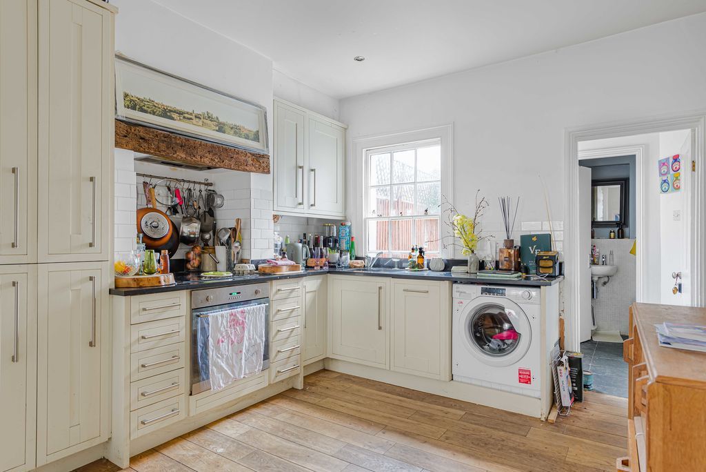 Property photo 3 of 13 Kitchen