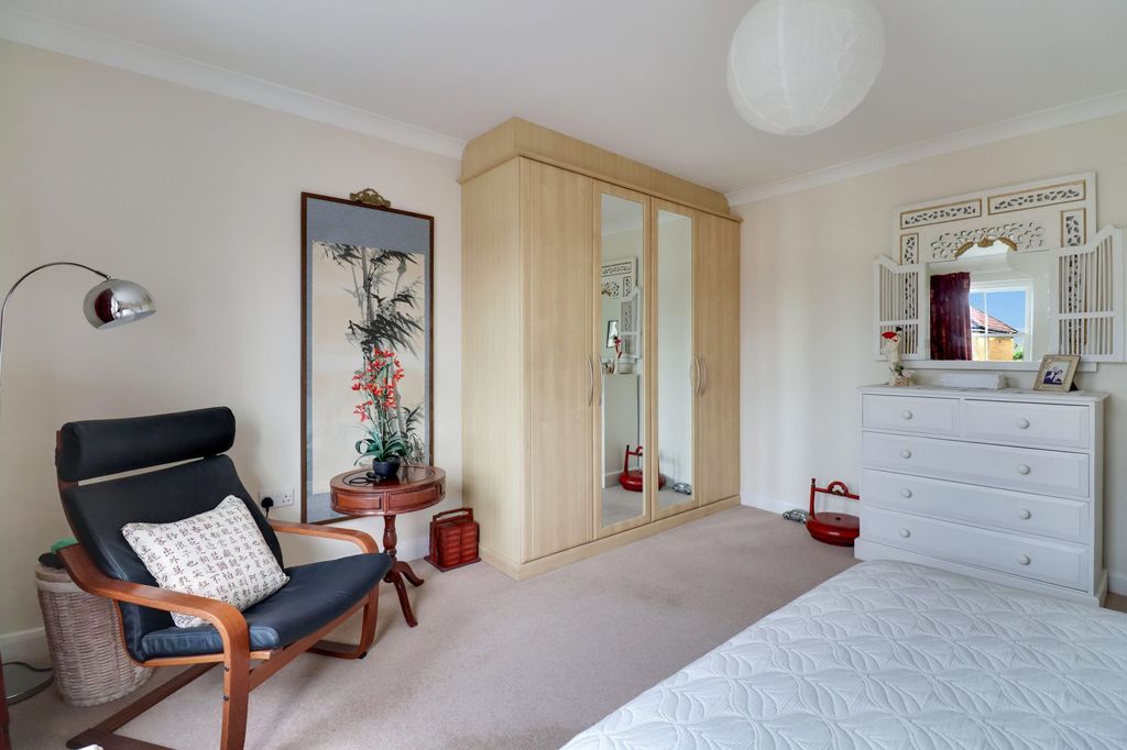 Additional image 20 of 4 bed detached house for salePemberton Road, East Molesey KT8