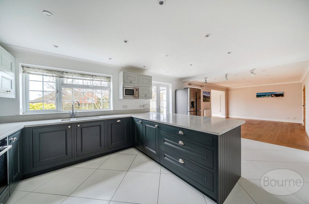 Property photo 2 of 27 Picture No. 28