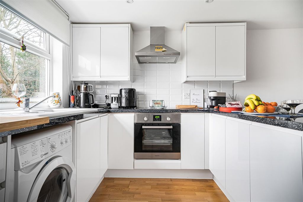 Property photo 2 of 22 2