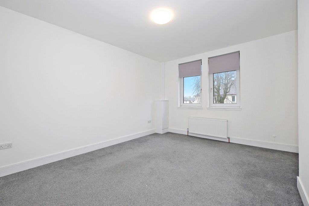 Property photo 2 of 26