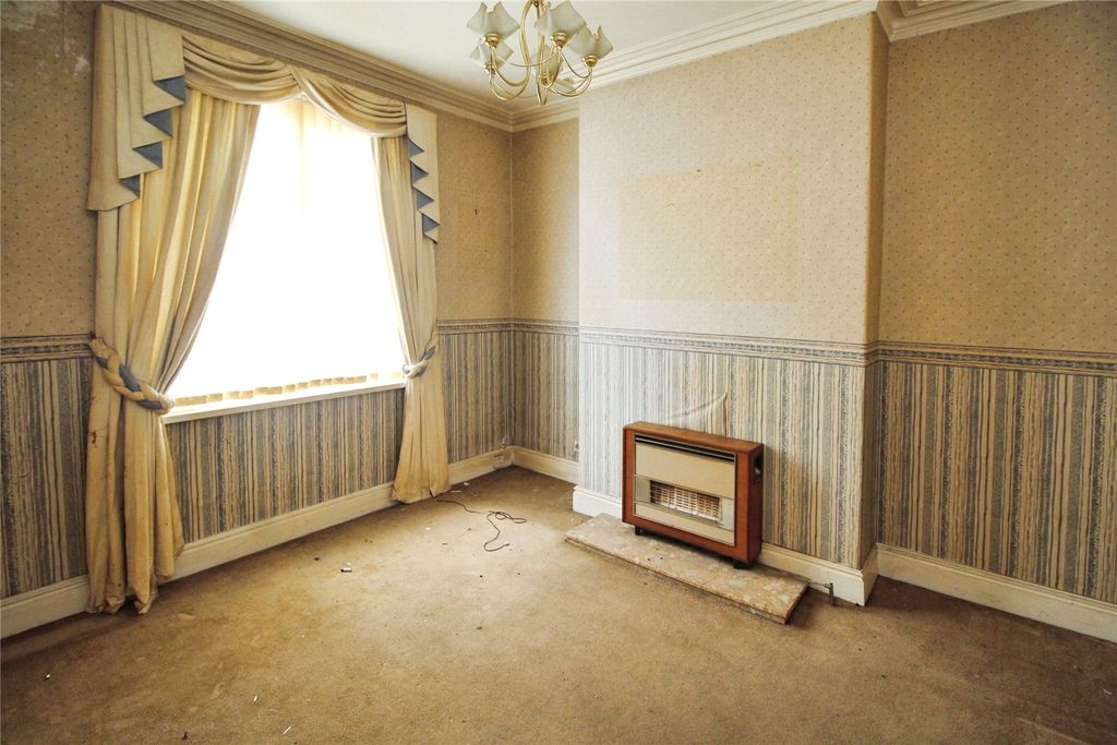 Property photo 2 of 9 Siting Room