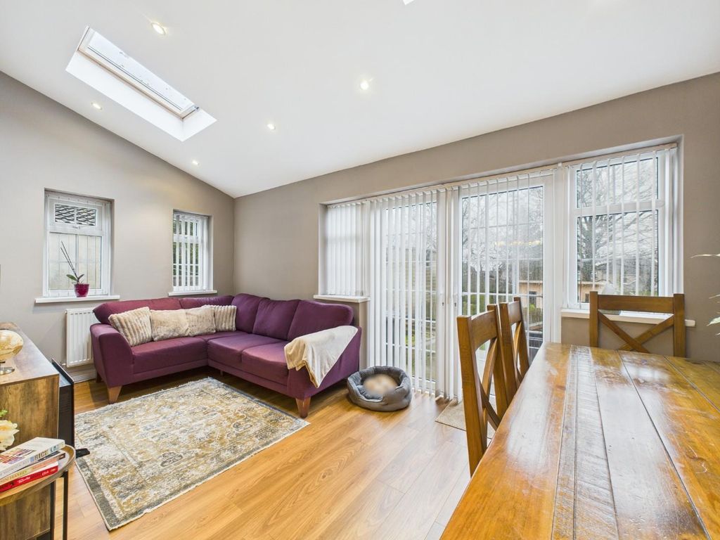 Property photo 3 of 22 Cam01268G0-Pr0424-Still002.Jpg