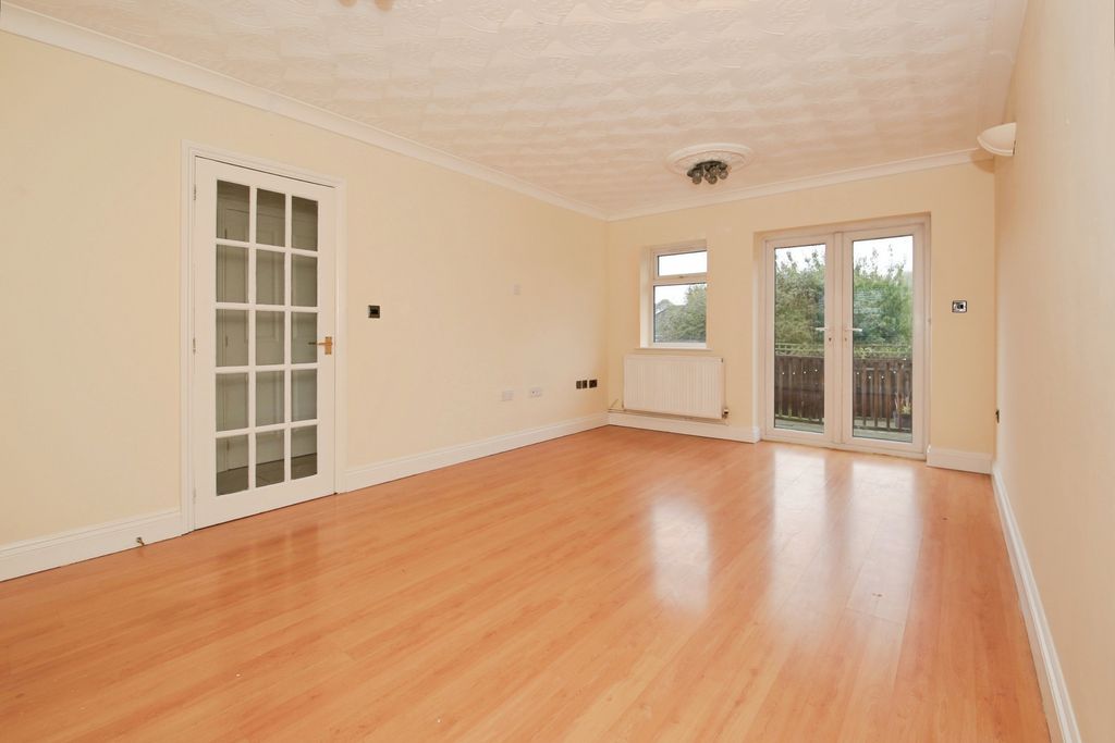 Property photo 3 of 17 Photo