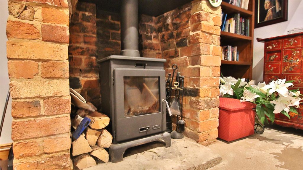 Property photo 3 of 12 Img_9730.Jpg