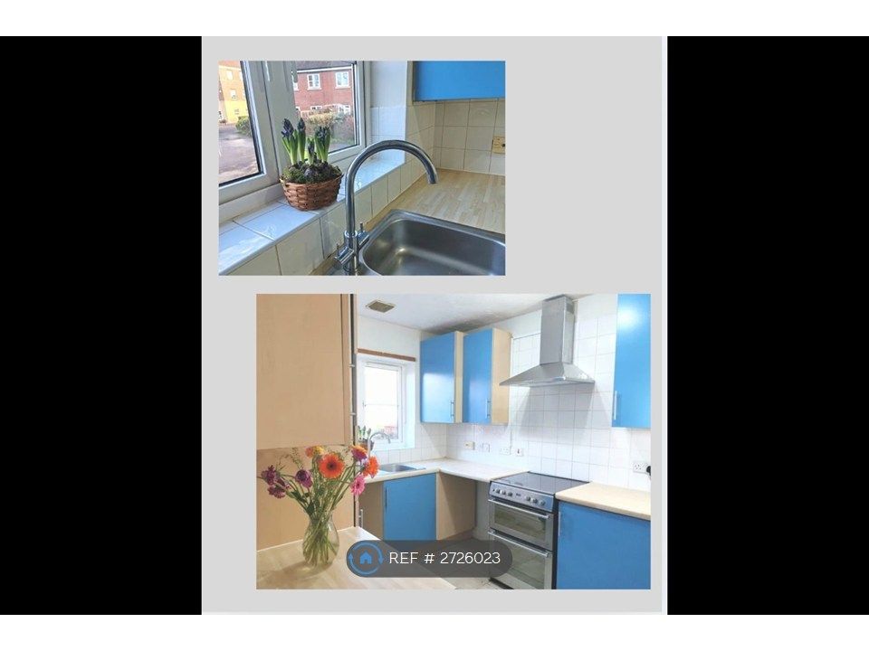 Property photo 3 of 18 Kitchen