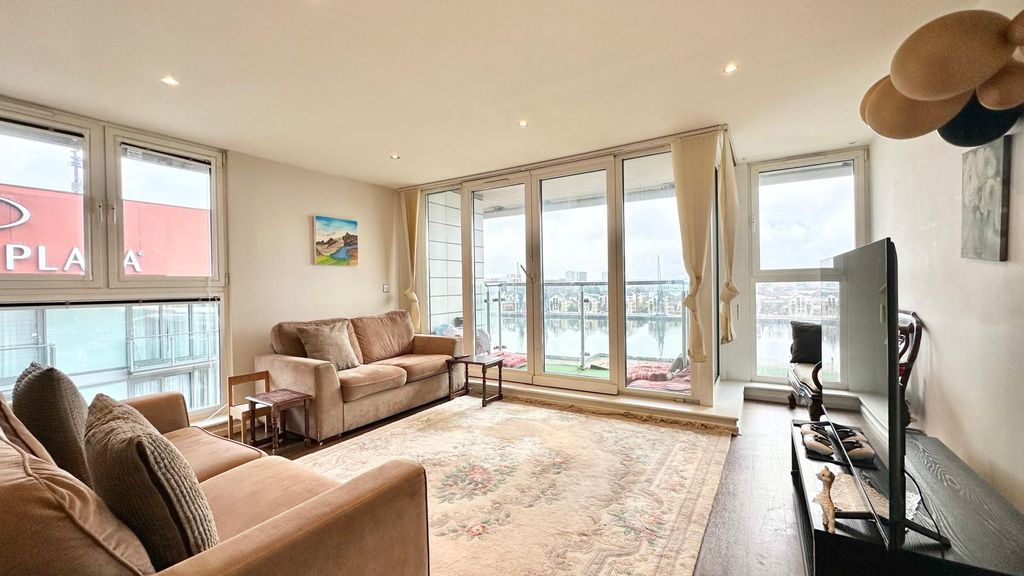 Property photo 3 of 12