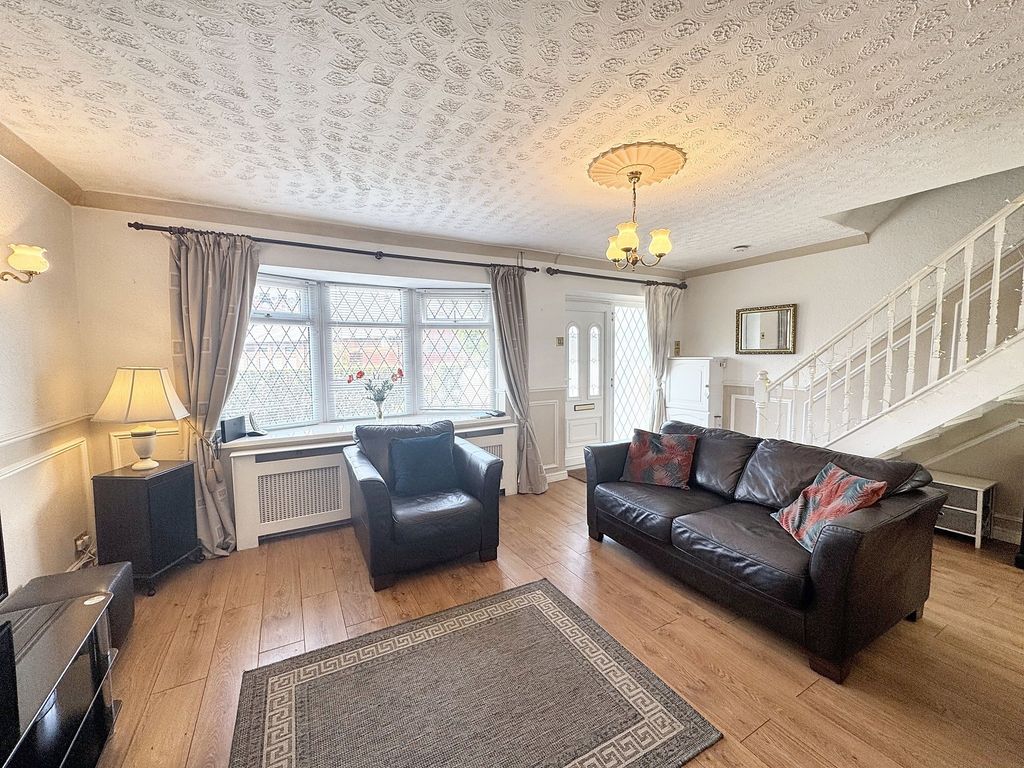 Property photo 3 of 44