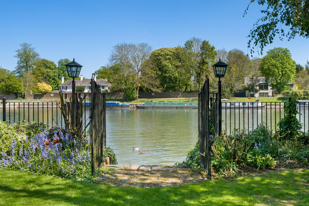 Additional image 20 of 10 bed property for saleChauntry Road, Bray, Maidenhead SL6