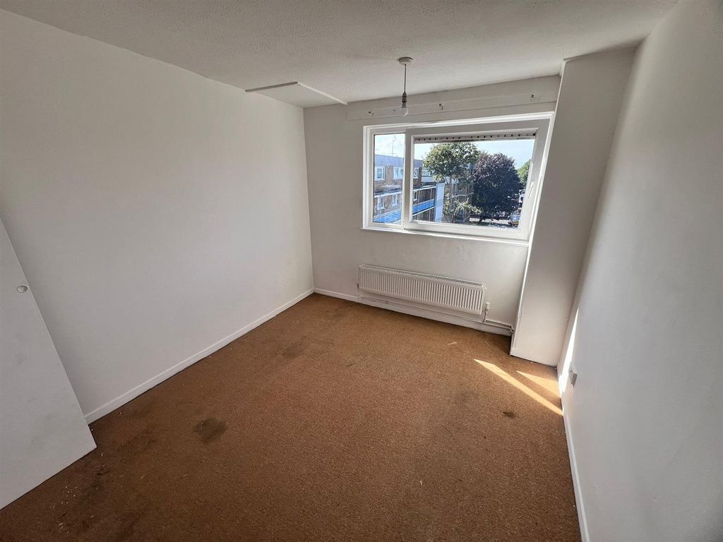 Property photo 1 of 6 Bedroom 2.Jpg