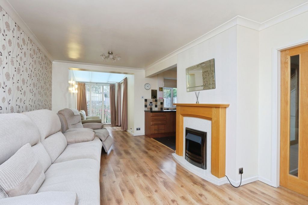 Property photo 2 of 17 Lounge