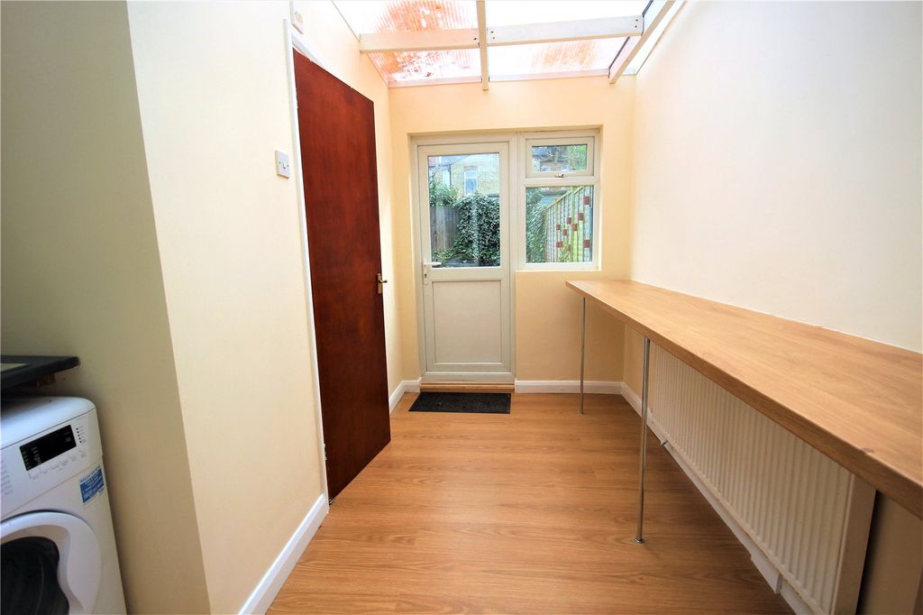 Property photo 2 of 15 Picture No. 12