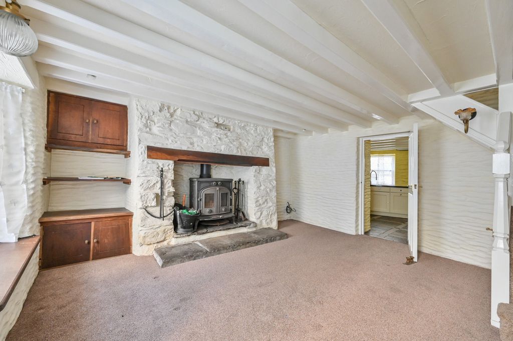 Property photo 2 of 32