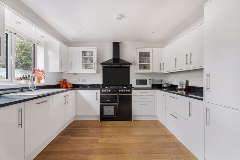 Property photo 2 of 23 Kitchen