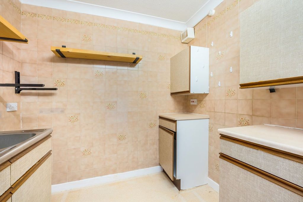 Property photo 3 of 6