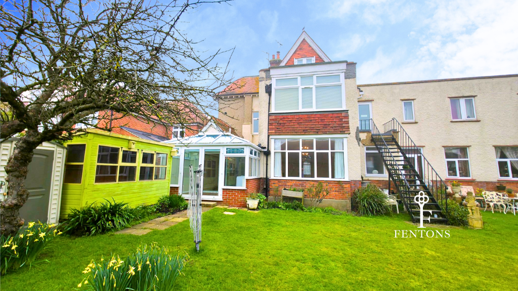Property photo 1 of 17 Rear Garden