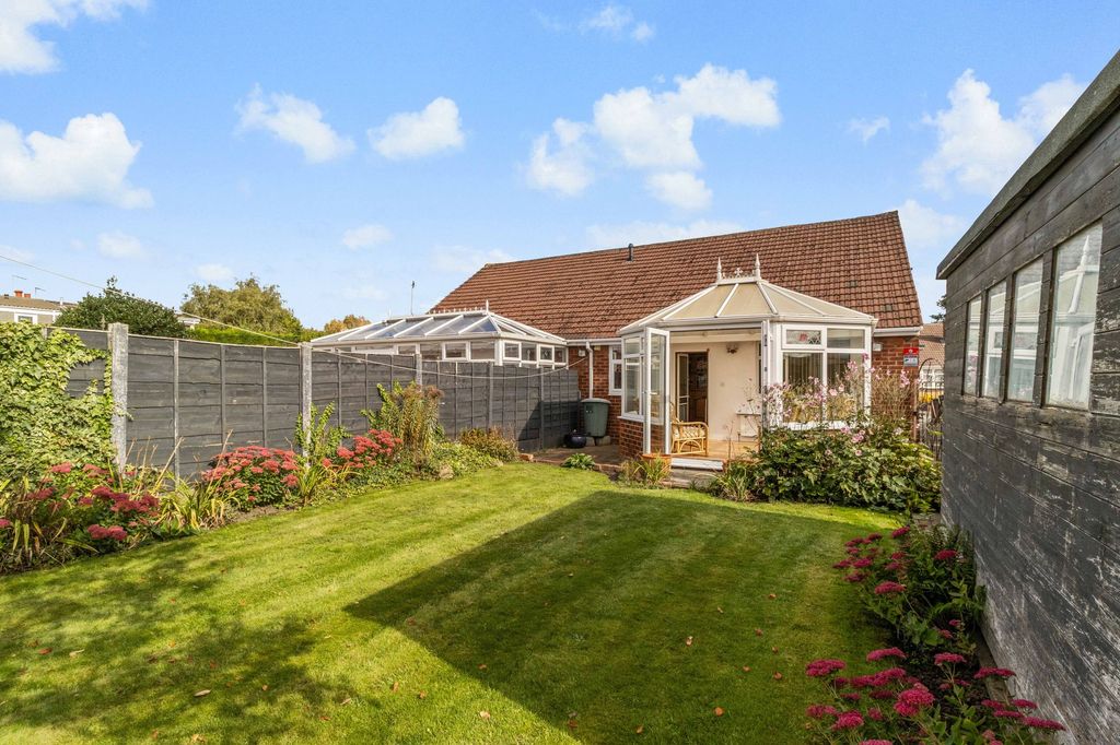 Property photo 2 of 17