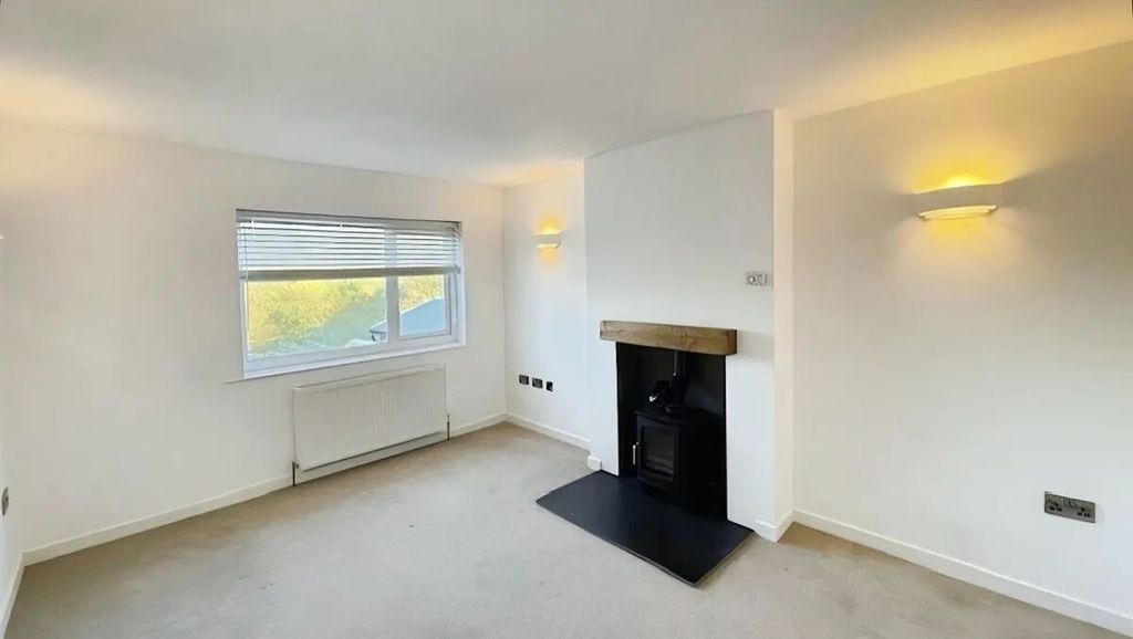 Property photo 2 of 12 Picture 2