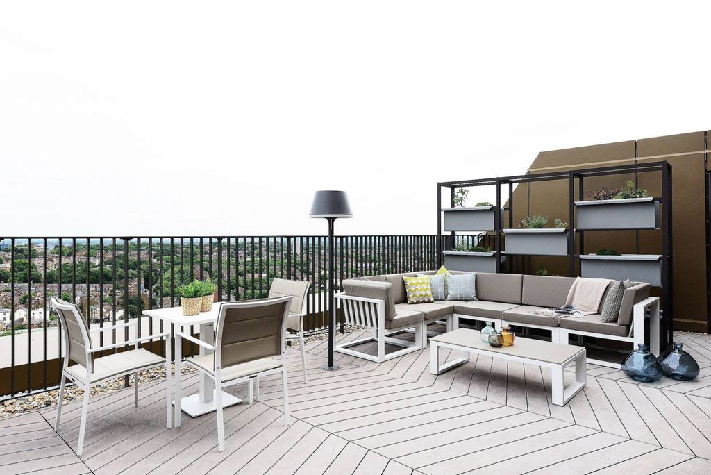 Property photo 1 of 36