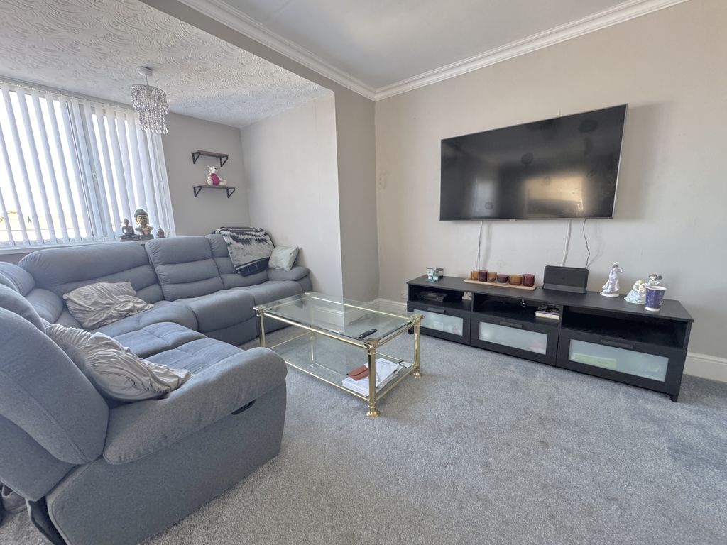 Property photo 3 of 17 Img_2963
