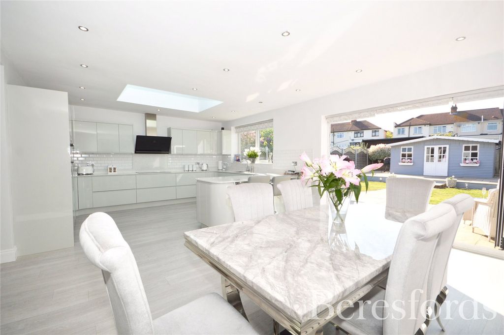 Property photo 3 of 18 Picture No. 03