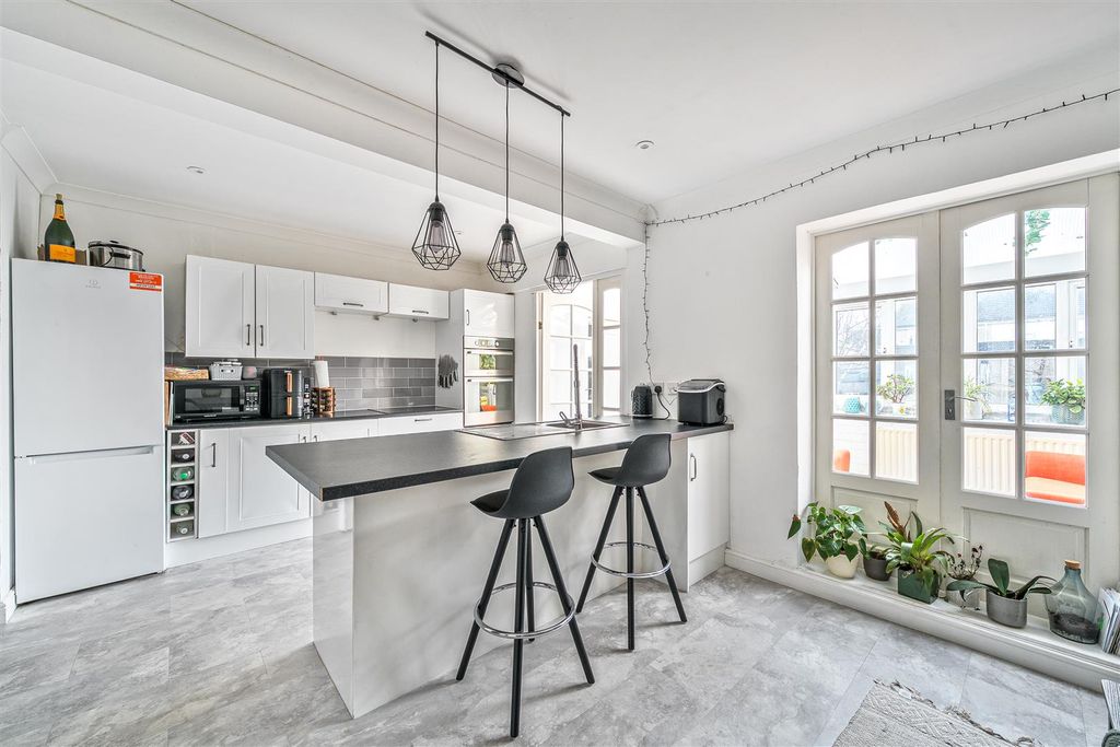 Property photo 2 of 18 Kitchen/Diner