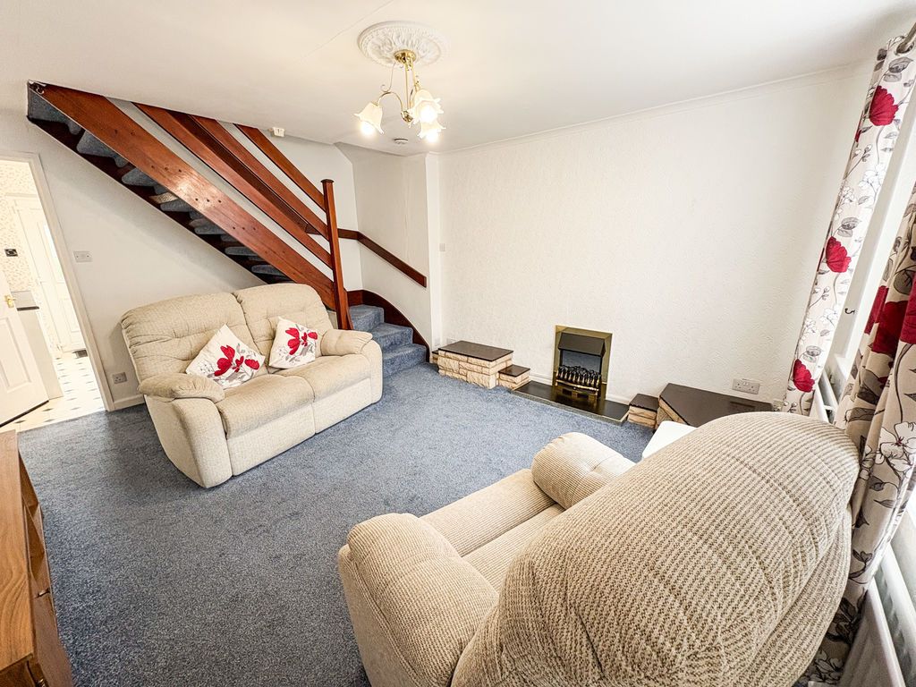 Property photo 3 of 9 Photo 1