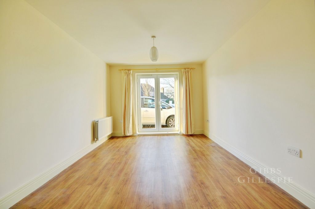 Property photo 3 of 8 Pbox-Img.Jpg