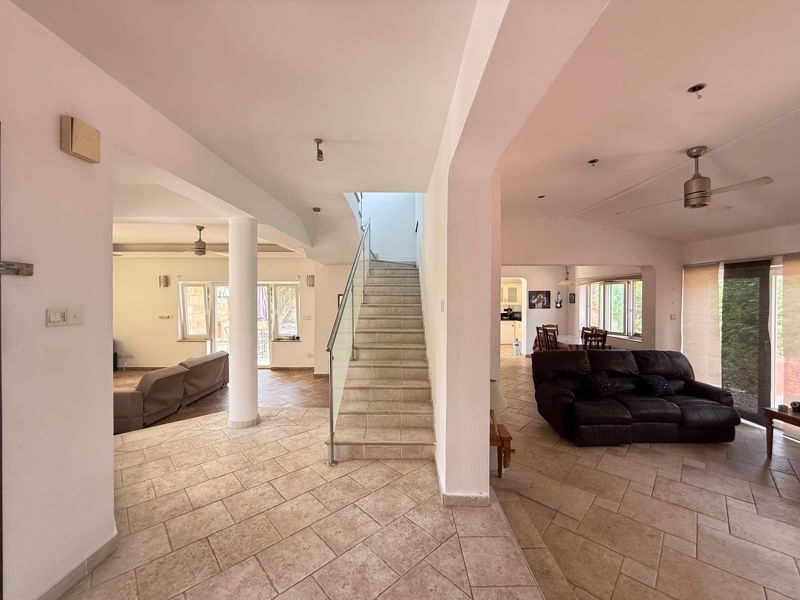 Property photo 2 of 37 Open Plan